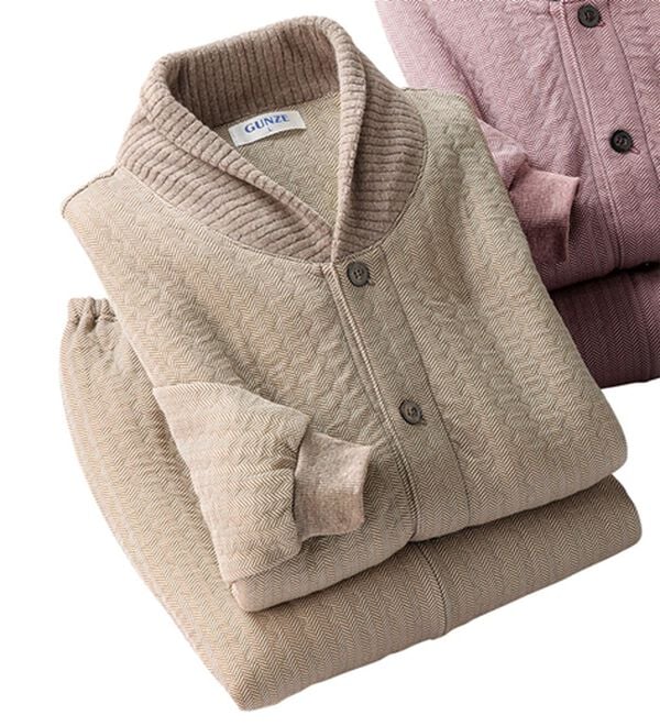 「魔法瓶のように包まれる暖かさのキルトパジャマ（メンズルームウェア）」｜モカブラウン