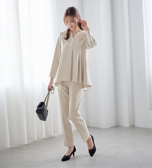 GeeRA（ジーラ）の「【2点セット】タックフレアーブラウスセットアップ（パンツスーツ）」｜詳細画像