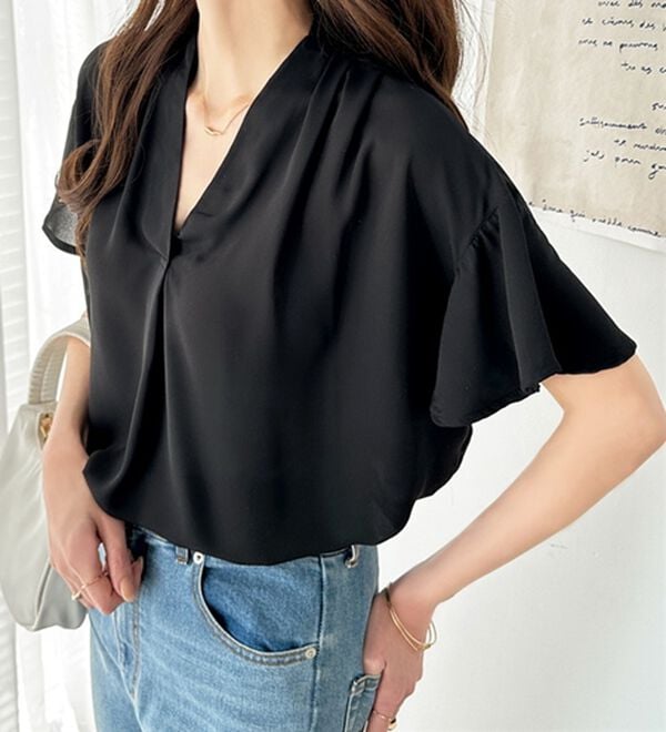GeeRA（ジーラ）の「【再入荷】サラサラ涼しい！着やせも叶うフレアー袖ブラウス（ブラウス）」｜ブラック