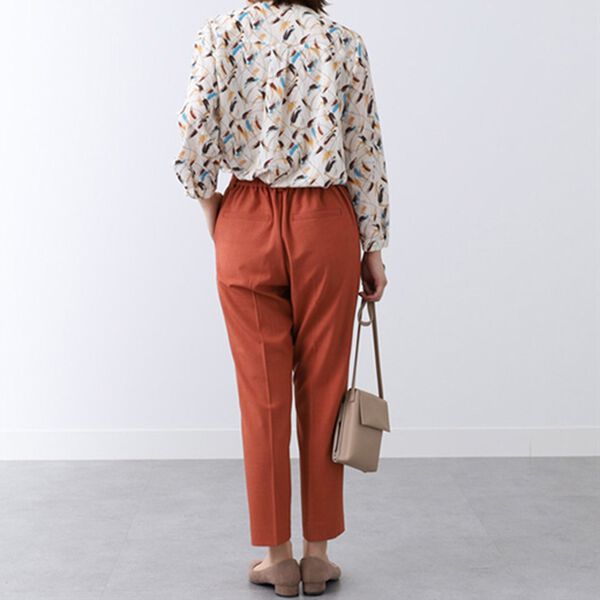 BELLUNA（ベルーナ）の「タック使いボウタイプリントブラウス（ブラウス）」｜詳細画像