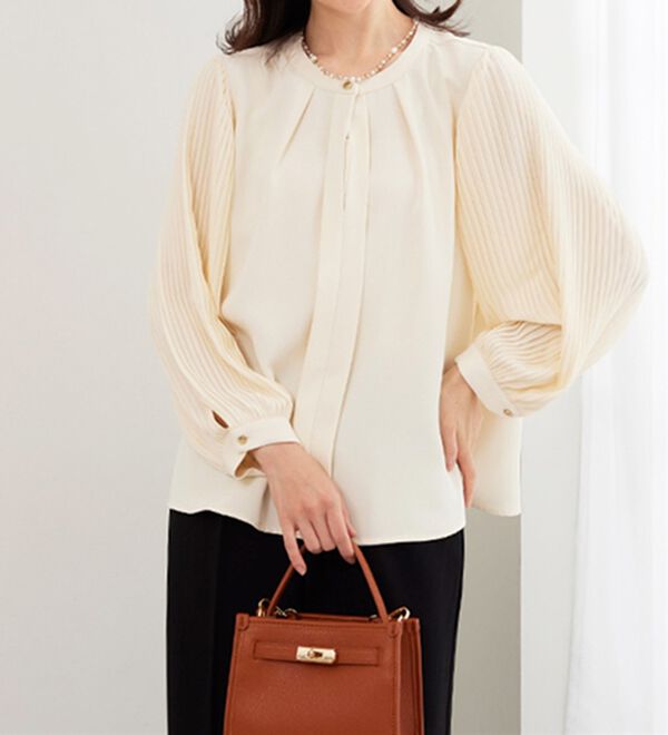 BELLUNA（ベルーナ）の「＜セレモニースタイル＞袖プリーツデザインブラウス（ブラウス）」｜詳細画像