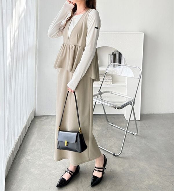 GeeRA（ジーラ）の「楽ちん！ペプラムジャンパースカート（ジャンパースカート）」｜詳細画像