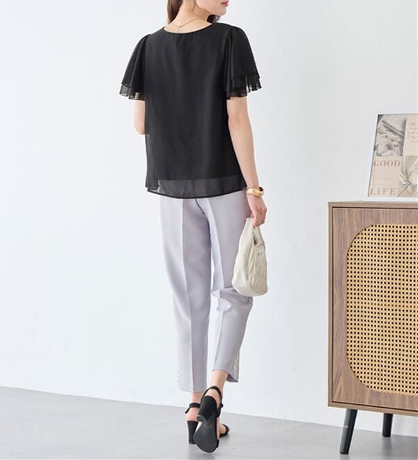 alotta（アロッタ）の「【５つの機能付】ひんやり！インナー付きフリル袖シフォンタックブラウス（ブラウス）」｜詳細画像