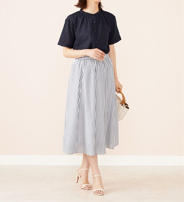 BELLUNA（ベルーナ）の「ギャザー使いバンドカラーブラウス（ブラウス）」｜詳細画像