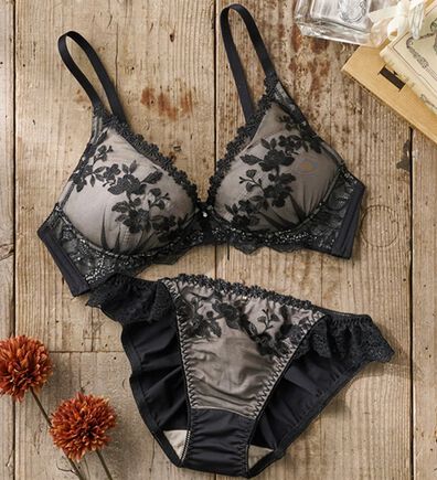 YU'NOW（ユナウ）の「ぷるるん谷間のノンワイヤーブラ＆ショーツ（ブラジャー＆ショーツセット）」