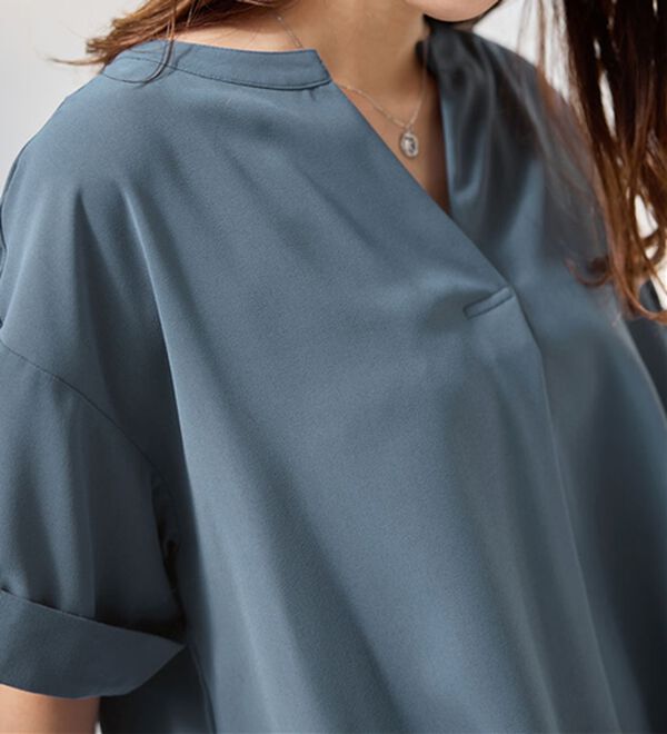 alotta（アロッタ）の「スキッパーとろみブラウスチュニック（ブラウス）」｜詳細画像