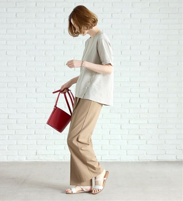 BELLUNA（ベルーナ）の「サッカー素材裾ボタンプルオーバー（カットソー）」｜詳細画像