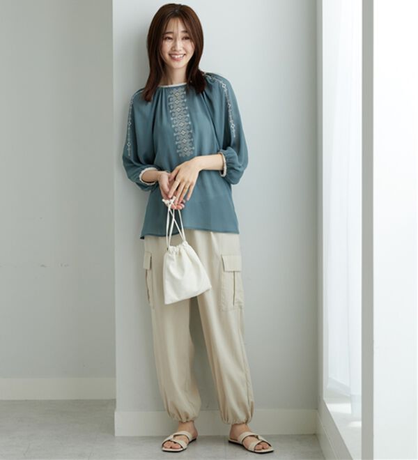 BELLUNA（ベルーナ）の「シフォン素材刺しゅうデザインブラウス（ブラウス）」｜詳細画像