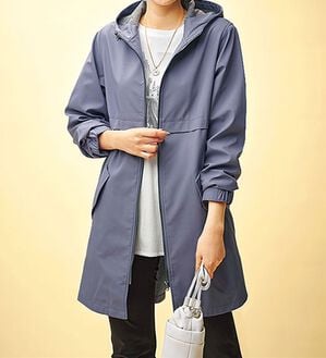 BELLUNA（ベルーナ）の「はっ水加工ボンディング素材ロング丈パーカー（ハーフコート）」｜パープル