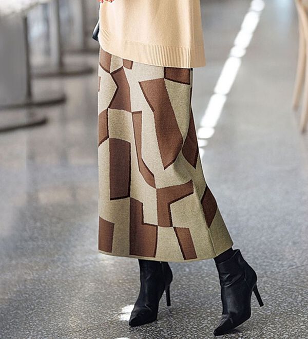 BELLUNA（ベルーナ）の「幾何柄ジャカードニットスカート（ロングスカート）」｜詳細画像