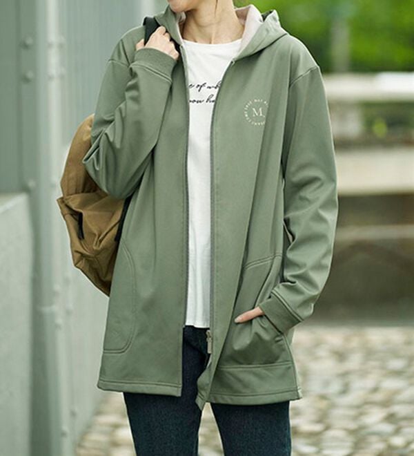 BELLUNA（ベルーナ）の「【ミニバッグ付】腰まであったか！軽量防風パーカー（ブルゾン）」｜詳細画像