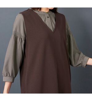 BELLUNA（ベルーナ）の「ビンテージ素材シャーリング使いブラウス（チュニック）」｜モカ