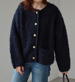 RANAN（ラナン）の「ゴールド調ボタンループ編みニットジャケット（ニットカーディガン）」｜ネイビー