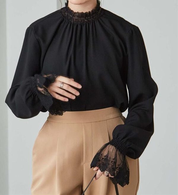 RANAN（ラナン）の「レースフリルプチハイネックブラウス（ブラウス）」｜詳細画像