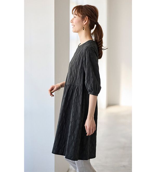 BELLUNA（ベルーナ）の「ナチュラルにお出かけ♪ドット柄チュニックワンピース（チュニックワンピース）」｜詳細画像