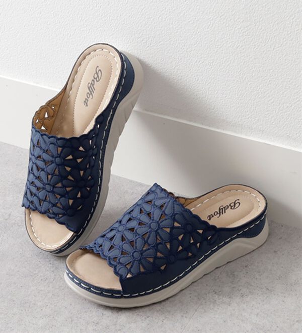 BELLUNA（ベルーナ）の「幅広フラワーレースミュール（サンダル・ミュール）」｜詳細画像