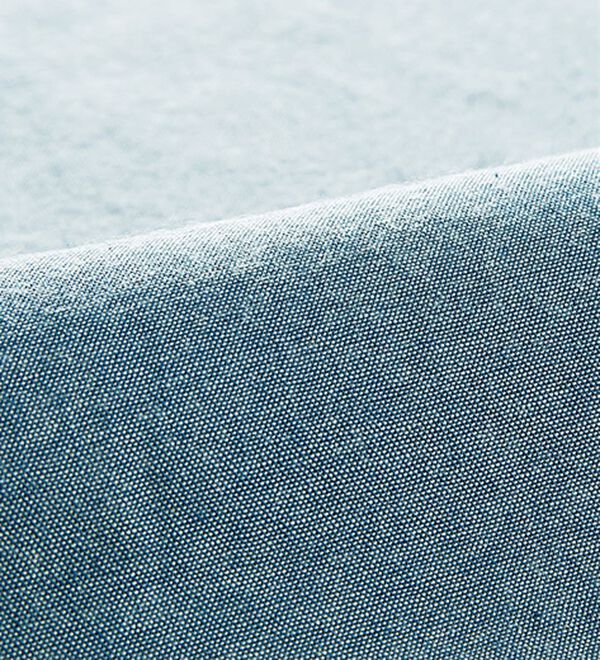 BELLUNA（ベルーナ）の「デニム調ダンガリー素材ケミカルレース使いオーバーブラウス（チュニック）」｜詳細画像