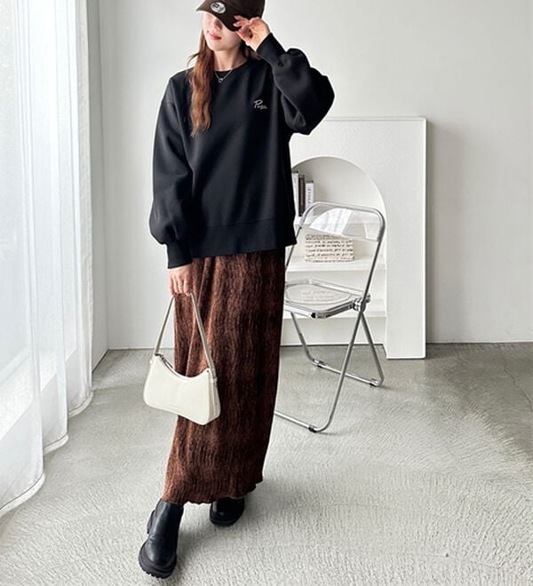 GeeRA（ジーラ）の「ロゴ＆ハート刺しゅう裏起毛スウェット（トレーナー・スウェット）」｜詳細画像