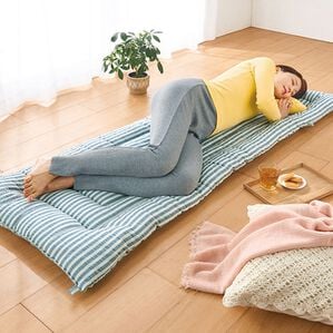 「綿サッカー織ごろ寝長座布団（座布団・座布団カバー）」｜ブルー