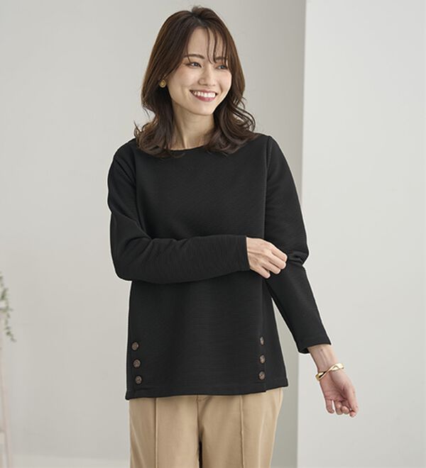BELLUNA（ベルーナ）の「サイドボタンデザイン立体編地プルオーバー（カットソー）」｜詳細画像