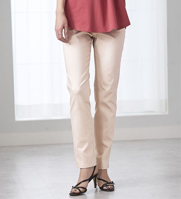 BELLUNA（ベルーナ）の「サラリ速乾！綿サテンストレッチカラーパンツ（フルレングスパンツ）」｜詳細画像