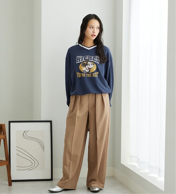 BELLUNA（ベルーナ）の「＜Ｄｉｓｎｅｙ＞【ミッキー】裏毛Ｖネックトレーナー（カットソー）」｜詳細画像