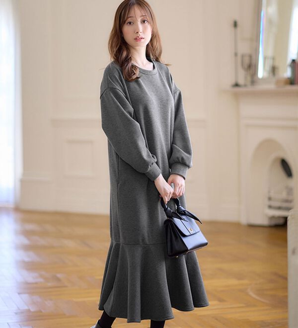 蓄熱保温】裏ファー裾フレアーゆったりワンピース - ベルーナ【公式】 