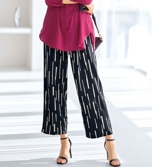 BELLUNA（ベルーナ）の「【接触冷感】レーヨン素材プリントワイドパンツ（ワイドパンツ・ガウチョ）」｜モノトーン柄