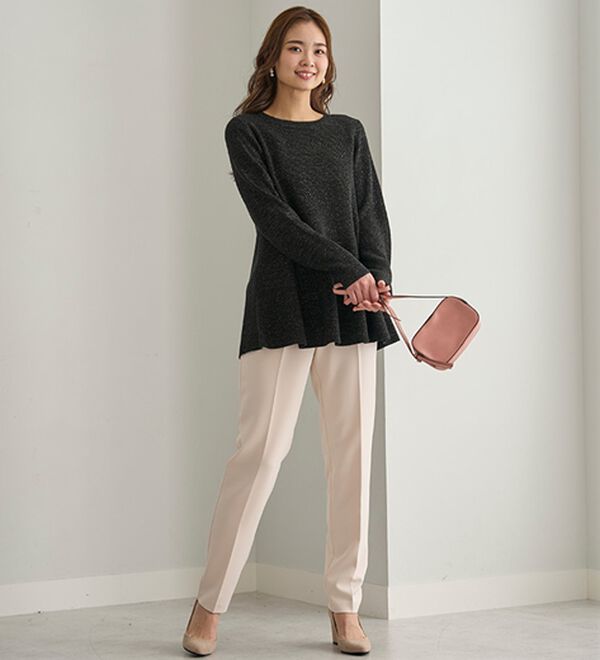 BELLUNA（ベルーナ）の「すっきり美脚タックテーパードパンツ（フルレングスパンツ）」｜詳細画像