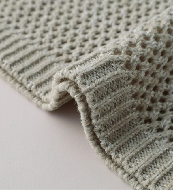 BELLUNA（ベルーナ）の「スパンコール付透かし編みニットプルオーバー（ニット・セーター）」｜詳細画像