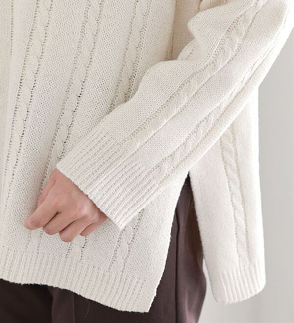 Pierrot（ピエロ）の「ケーブル柄深Ｖネックニット（ニット・セーター）」｜詳細画像