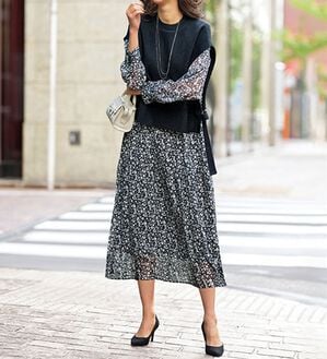 BELLUNA（ベルーナ）の「ベスト付花柄ワンピース（プリントワンピース）」｜小花柄