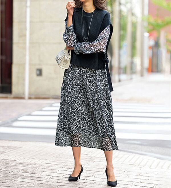 BELLUNA（ベルーナ）の「ベスト付花柄ワンピース（プリントワンピース）」｜小花柄