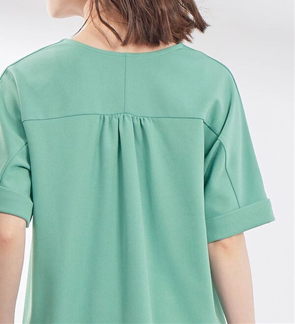 Viola e Viola（ヴィオラ エ ヴィオラ）の「【４つの機能付】ひんやり！すっきりＶネックＴシャツブラウス（カットソー）」｜詳細画像