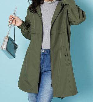 BELLUNA（ベルーナ）の「はっ水加工ボンディング素材ロング丈パーカー（ハーフコート）」｜カーキ