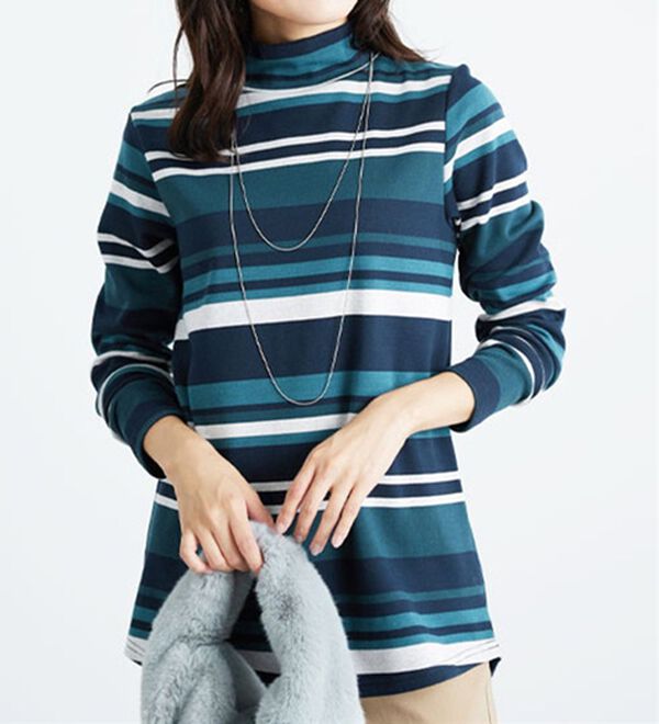 BELLUNA（ベルーナ）の「ふわふわ裏ファーハイネックプルオーバー（カットソー）」｜詳細画像