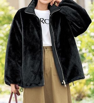 BELLUNA（ベルーナ）の「中わたキルトリバーシブルファーコート（ハーフコート）」｜詳細画像