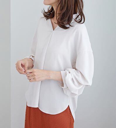 BELLUNA（ベルーナ）の「袖タックデザインスキッパーシャツ（シャツ）」