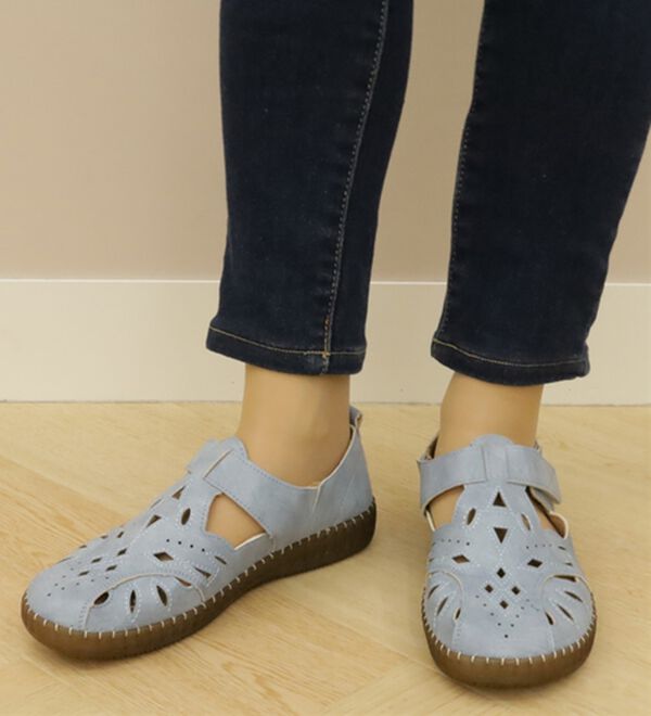 BELLUNA（ベルーナ）の「ステッチ使いゆったりカットワークサンダル（サンダル・ミュール）」｜詳細画像