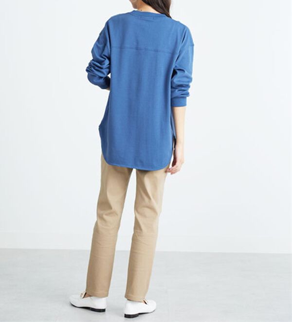 BELLUNA（ベルーナ）の「吸湿発熱ポンチ素材ポケット付プルオーバー（カットソー）」｜詳細画像