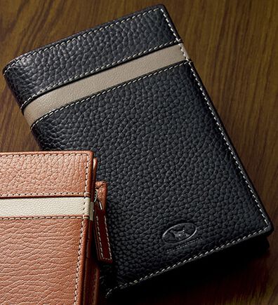 「＜ケン・コレクション＞収納力に優れた縦型二つ折り財布（メンズ財布・パスケース）」