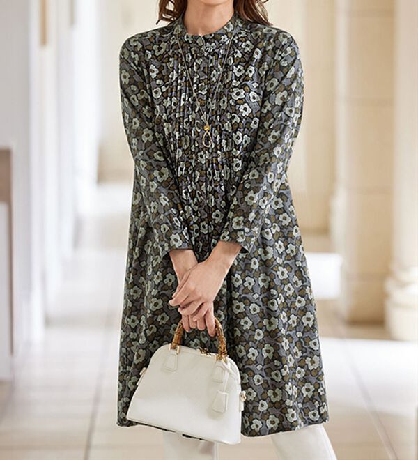 BELLUNA（ベルーナ）の「モダン花柄プリントピンタック使いチュニック（チュニック）」｜詳細画像