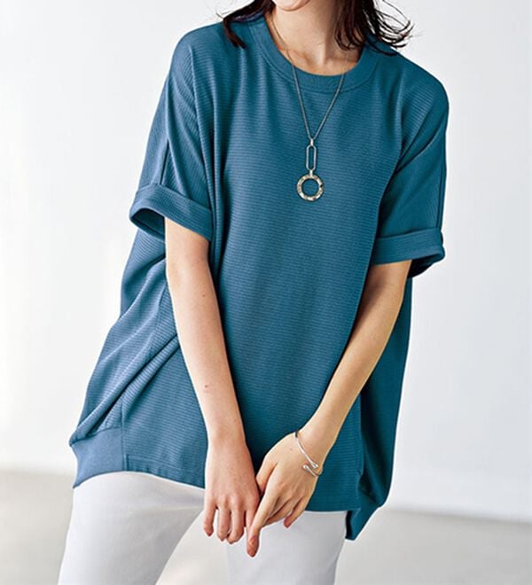 BELLUNA（ベルーナ）の「ヒンヤリ！ワッフル素材ゆったりプルオーバー（カットソー）」｜グレイッシュブルー