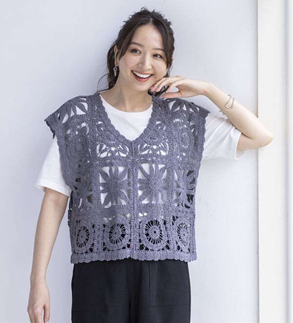 BELLUNA（ベルーナ）の「Ｔシャツに重ねるかぎ針風ベスト（ベスト）」｜詳細画像