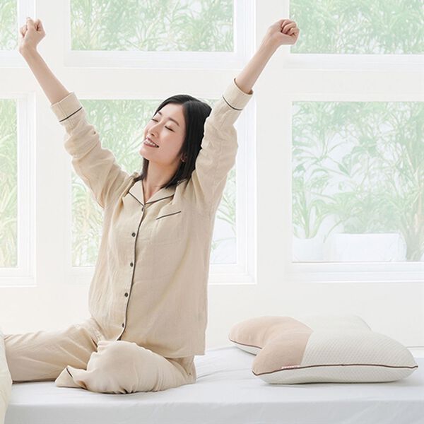 「＜ＫＡ・ＲＡ・ＤＡ　ｆａｃｔｏｒｙ＞監修ととのい枕（枕）」｜詳細画像