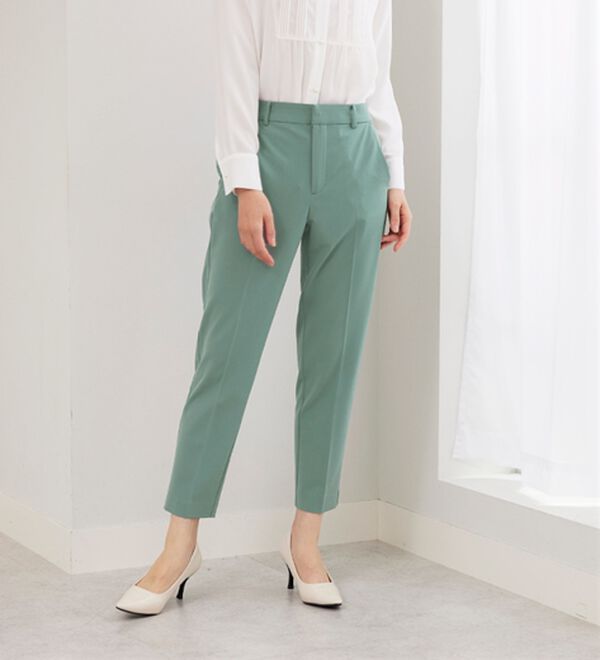 BELLUNA（ベルーナ）の「サマ見え！美脚テーパードパンツ（テーパードパンツ）」｜セージ