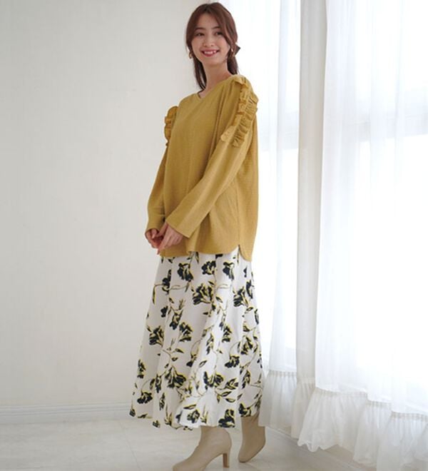 A HAPPY MARILYN（アハッピーマリリン）の「【Ｌ～６Ｌ】【ＭａｒｉｌｙｎＳｗｅｅｔ】体型別フェミニン 肩フリルＶネックカットプルオーバー（カットソー）」｜詳細画像