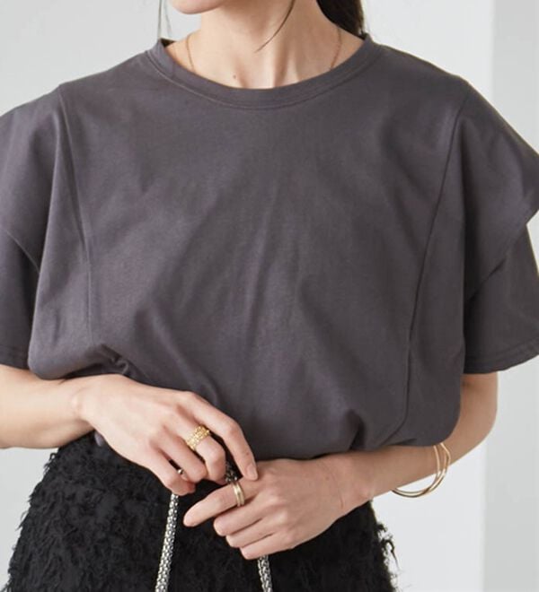 RANAN（ラナン）の「【ひんやり】華奢見えラッフルショルダーTシャツ（カットソー）」｜詳細画像