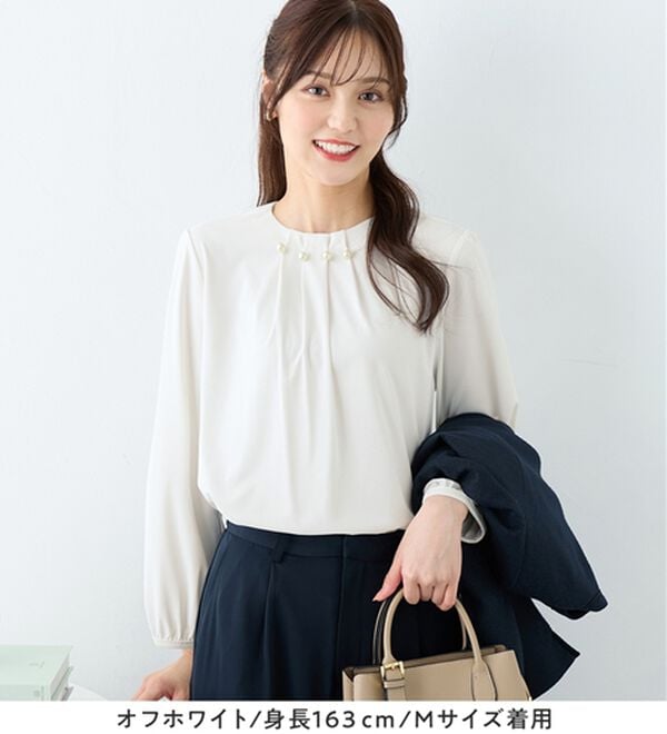 alotta（アロッタ）の「のびのび楽ちん！多機能上品パールデザインブラウス（ブラウス）」｜詳細画像