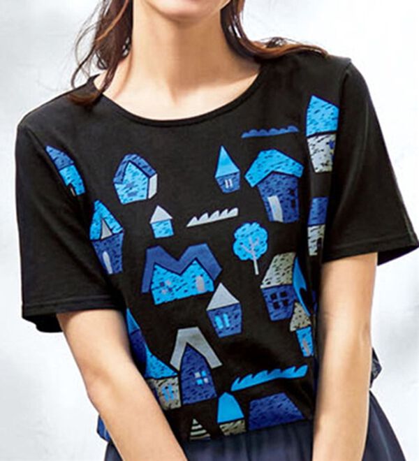 BELLUNA（ベルーナ）の「綿１００％ロング丈プリントＴシャツ（Tシャツ）」｜タウン柄